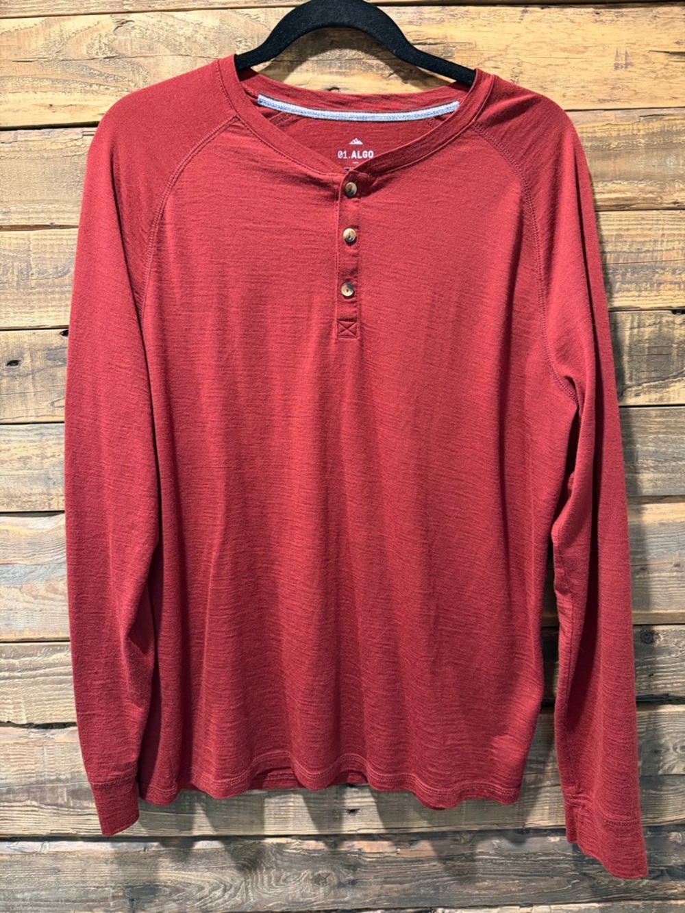 01.ALG0 Men's Long-Sleeve Henley Shirt in Brick Red